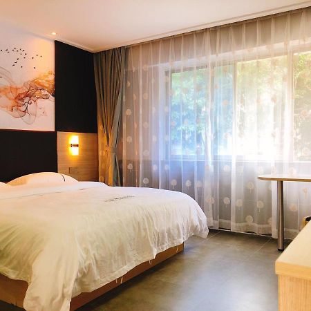 Shenzhen Hualian Boutique Hotel Exterior photo